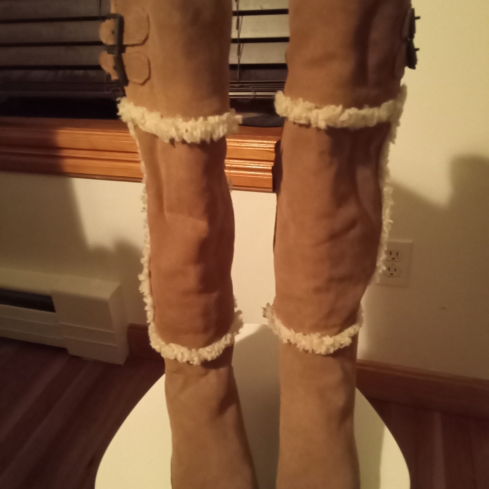 Woman's UGG boots size 7